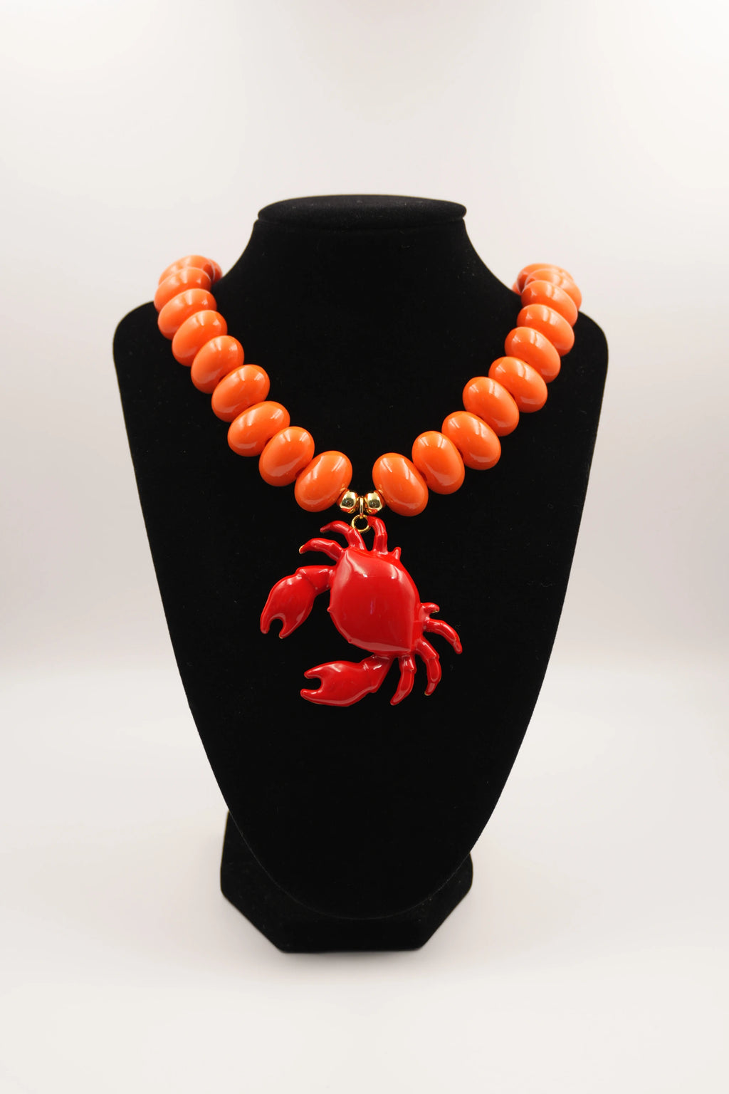 Yengeç Figürlü Kolye